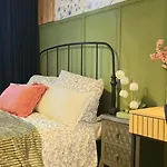 Stilvolles Design In Gohlis Mit Wlan,netflix, Waschmaschine Apartment *